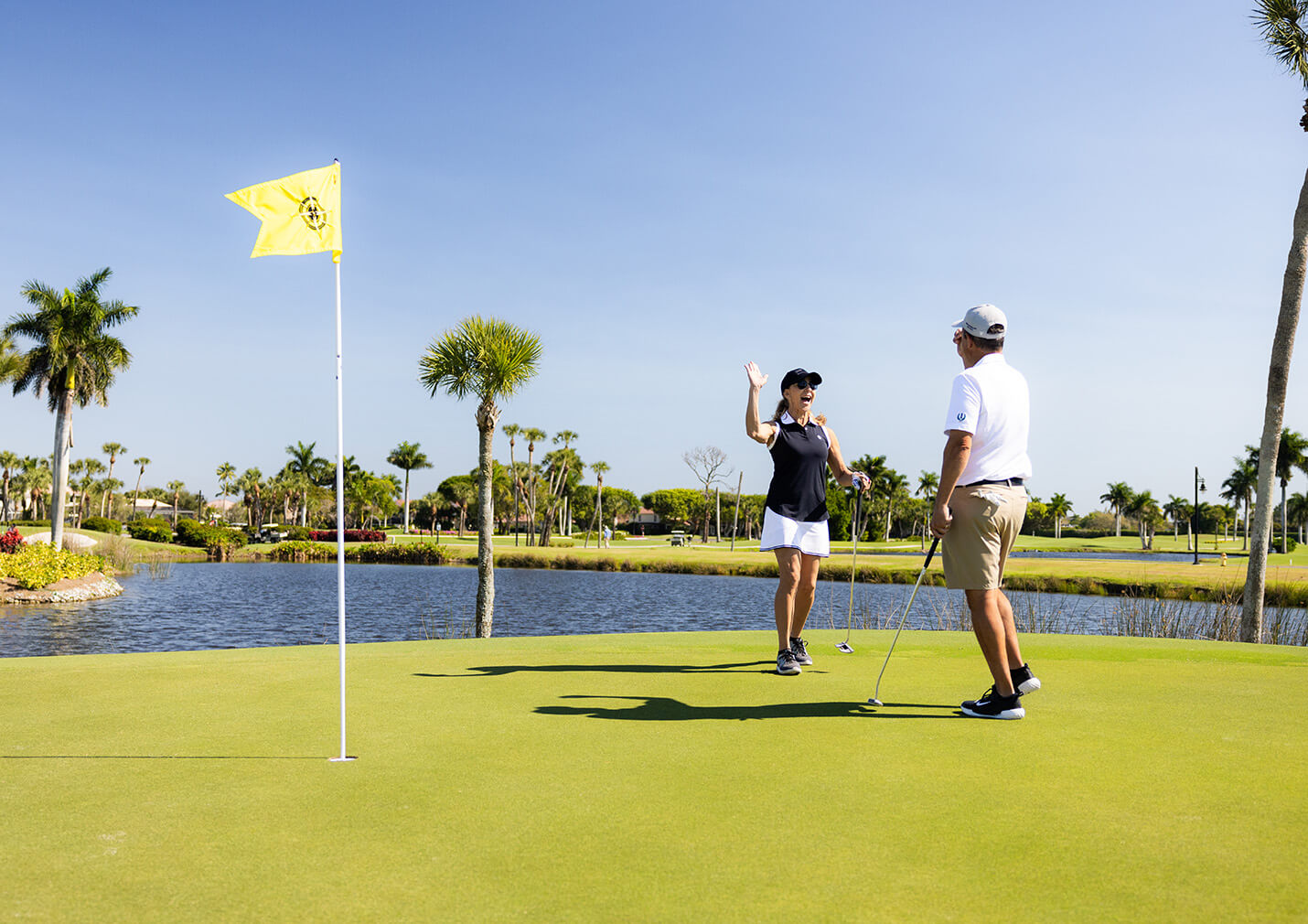 golfers high-fiving